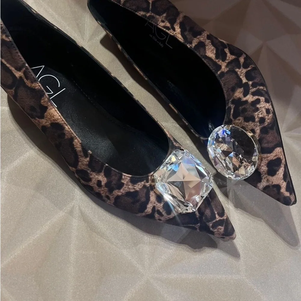 AGL Leopard Print kitten heel Women's pump with Crystal Embellishment NWT EU 36